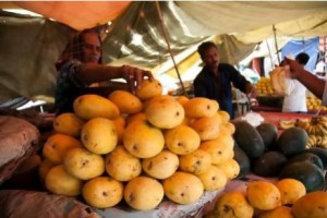 India fruit seller
