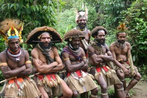 26C3D8B900000578-2990153-The_Huli_Wigmen_of_Papua_New_Guinea_spend_several_years_under_th-a-100_1426683811145