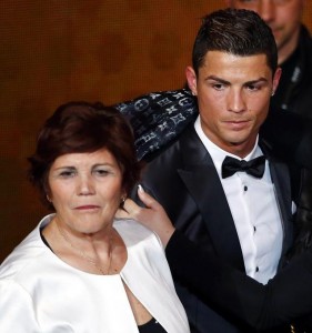 Christiano-Ronaldo-mum