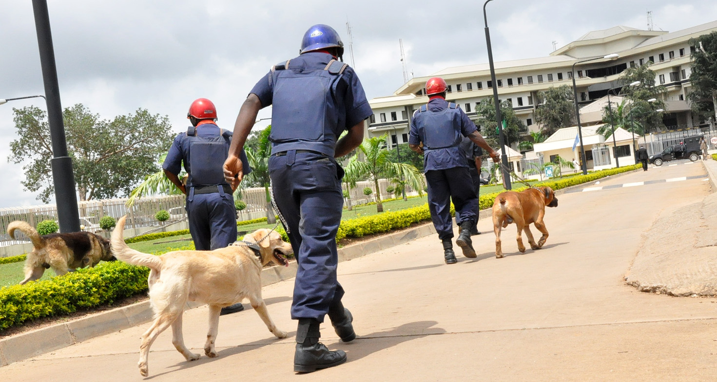 PIC. 15. MEMBERS OF NIGERIA SECURITY AND CIVIL DEFENCE CORPS ON PATROL AT THE UN HOUSE  IN  ABUJA ON MONDAY (29/8/11)