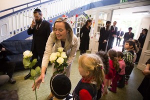 Family Minister Schroeder Visits Jewish Kindergarten 