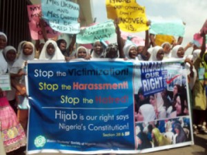 muslims-protest-punishment-of-pupils-for-wearing-hijab-300x225