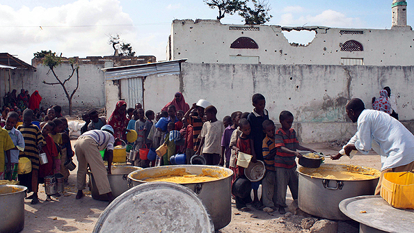 CORRECTING BYLINE Somali women and child