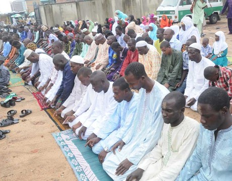 A CROSS-SECTION OF MUSLIMS PRAYING AT THE OBALENDE PRAYING GROUND DURING EID-EL-KABIR CELEBRATION IN LAGOS ON TUESDAY 