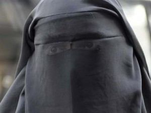 women wearing the burqa 