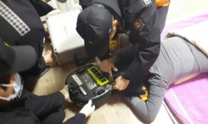 Firefighters-free-womans-hair-from-robot-vacuum