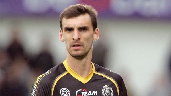 Belgian Defender Gregory Mertens Dies Three Days After Suffering Heart Attack on the Pitch. Image: Getty.