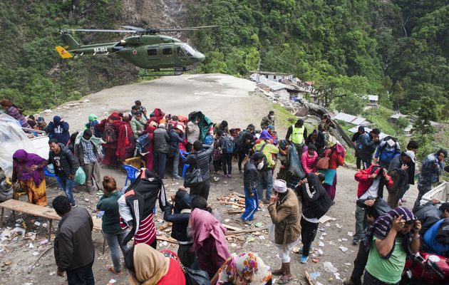 Nepal Earthquake: About 100 Bodies Found In Nepal Trekking Village ...