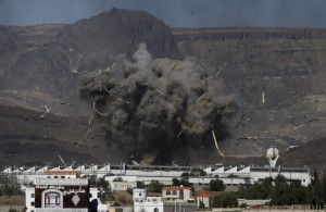 An air strike hits a military site controlled by the Houthi group in Yemen's capital Sanaa May 12, 2015. REUTERS/Khaled Abdullah