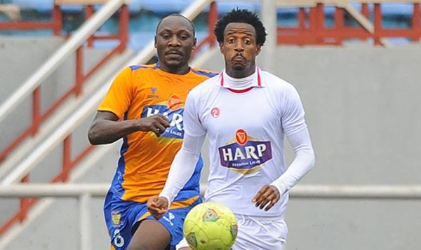 Cletus Itodo Chases Haliru Umar During a League Game. Image: BackPagePix.