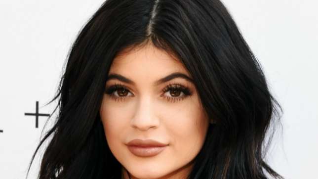 WELCOME TO SOURCE HEALTH AND LIFESTLYE: Plastic Surgeons Beg Kylie ...