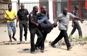 man-arrested-by-nigerian-police-for-looting-during-strike-1024x661