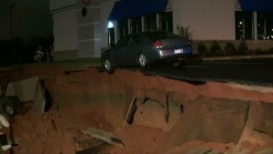 A massive sinkhole in Meridian, Mississippi swallowed up several vehicles. Gavino Garay reports.