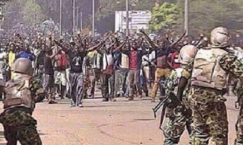 soldiers-and-biafra-protesters