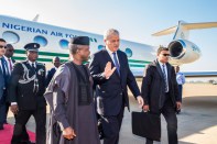 4-hevp-is-welcomed-by-the-prime-minister-abdelmalek-sellal-at-the-international-airport-_houari-boumedienne_-in-algeria-13th-dec-2016