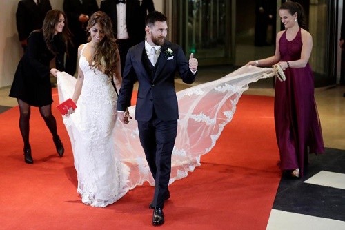 Lionel Messi and Longtime Girlfriend's Star-studded Wedding | Photos ...