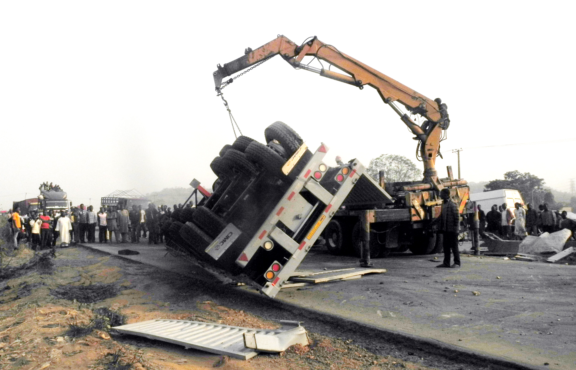 Accident In Abuja Causes Traffic Jam Near Zuma Rock (Photos) - Information Nigeria