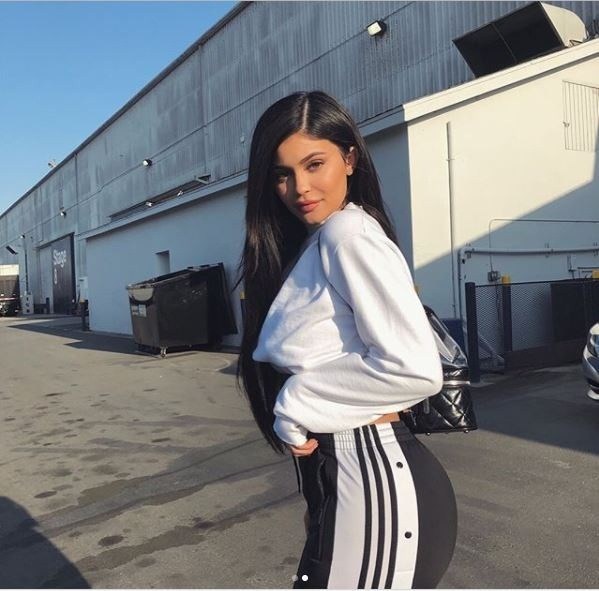 Kylie Jenner flaunts amazing body two months after child delivery ...