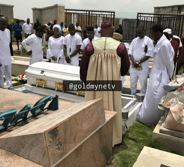 Olamide buries mother