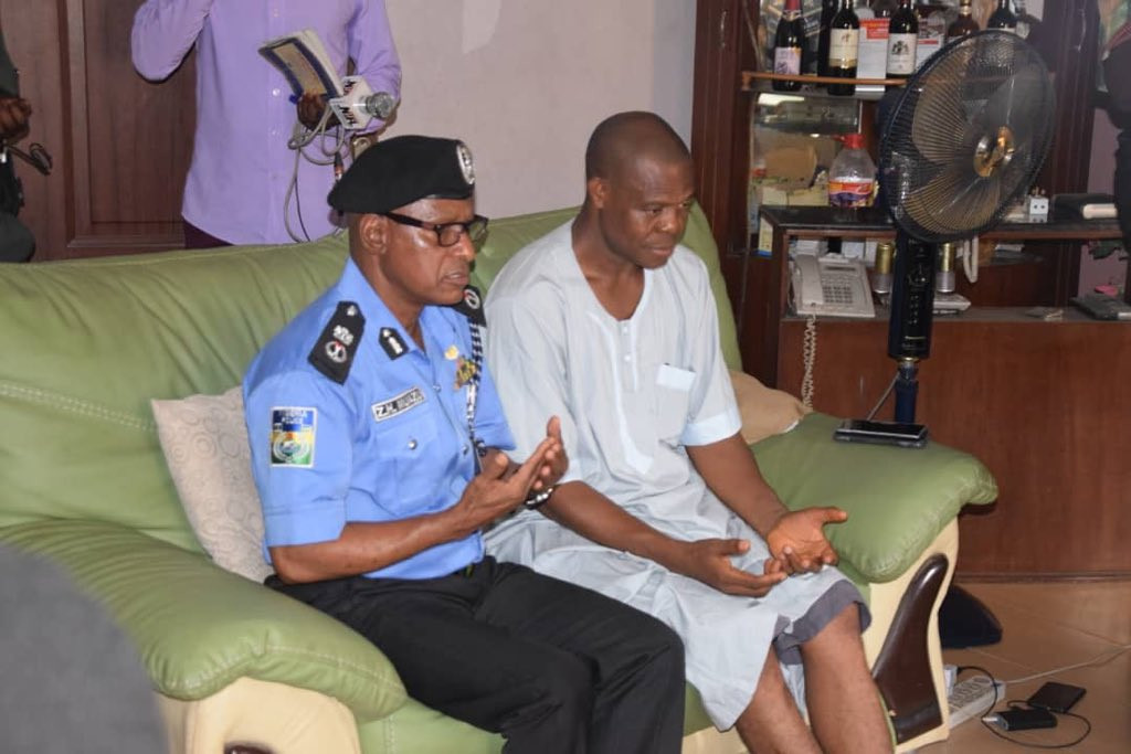 [Photos]: Lagos state police commissioner pays condolence visit to Kolade Johnson's family