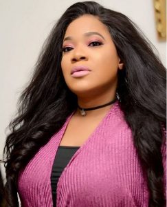 seyi edun sked upcoming actress to kneel down for insulting her