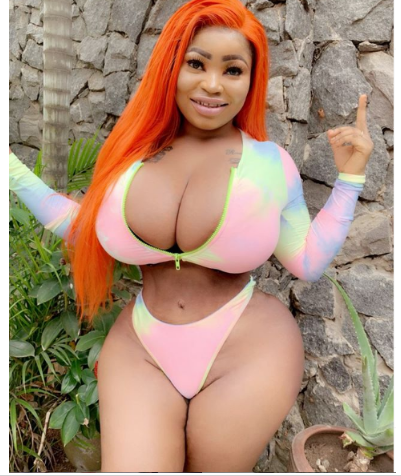 [Photos]: Roman Goddess flaunts her hourglass curves on display in sexy photos