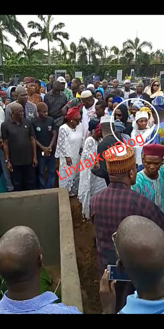[Photos/Video]: Adekunle Gold, Simi, Jide Kosoko pay their last respect as his father is buried