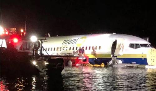 BREAKING: 21 persons injured as plane crashes into a river in Florida