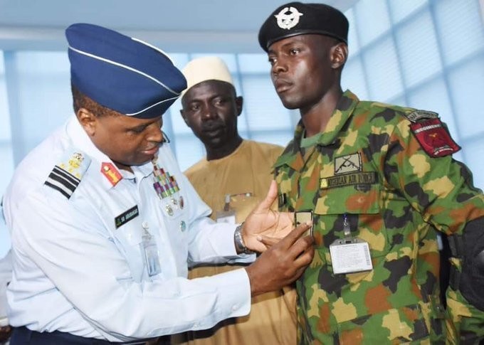Chief of Air Staff, Sadique Abubakar decorates Bashir Usman