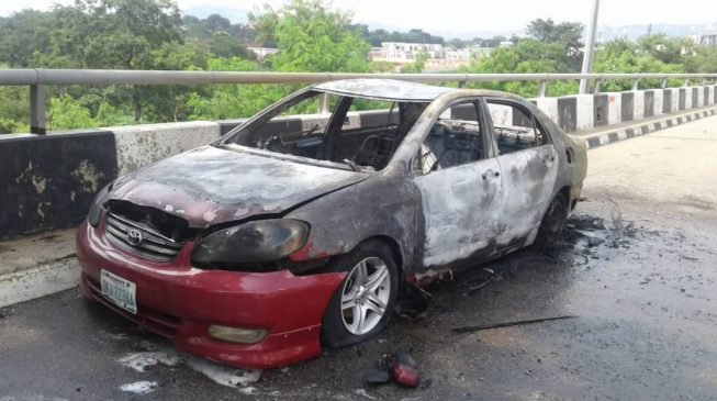 PHOTOS: Shi’ites destroy cars at national assembly (Photos)