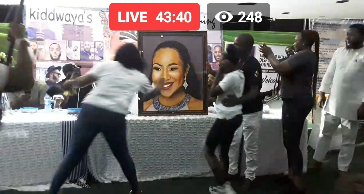 The portrait of Erica being presented to Kiddwaya