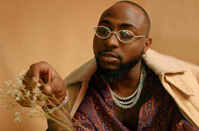 Davido agrees with Twitter user that a young person could be Nigeria's president and still fail