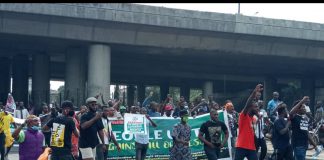 BREAKING: June 12 Protesters Arrive Gani Fawehinmi Park In Lagos