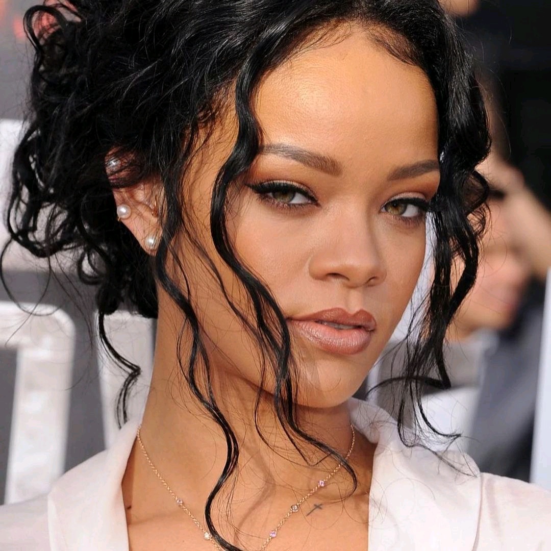 Rihanna Becomes Wealthiest Female Musician In The World
