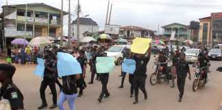 Police protesting in Osun