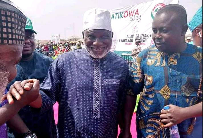 Osun LP Candidate, Lasun, Defects To PDP, Attends Osogbo Presidential Rally