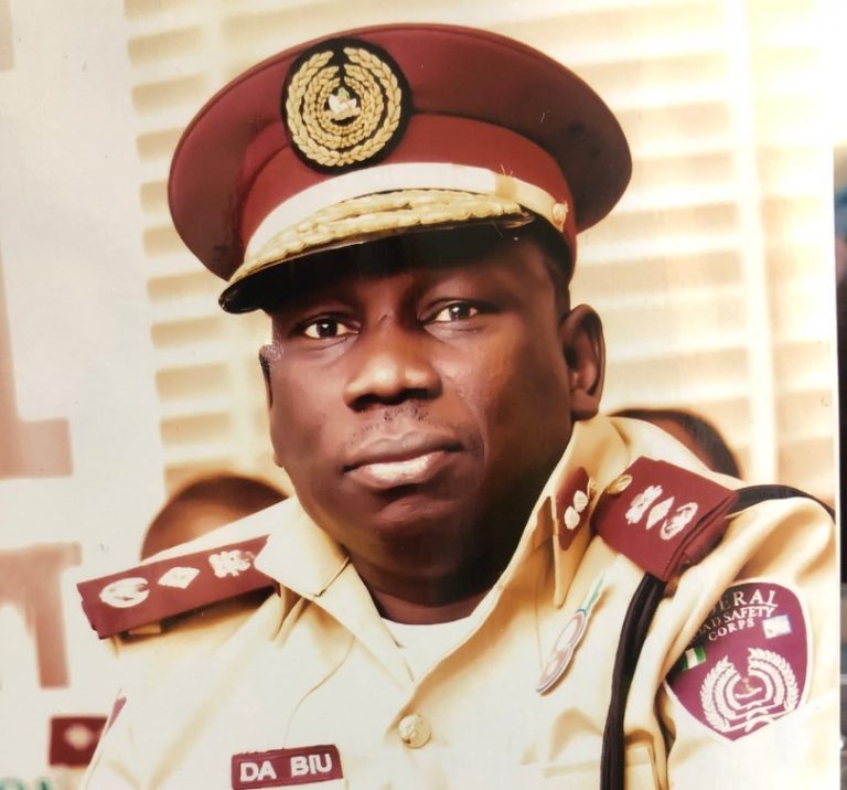 FRSC Returns N27m Recovered From Accident Scene To Victim’s Family