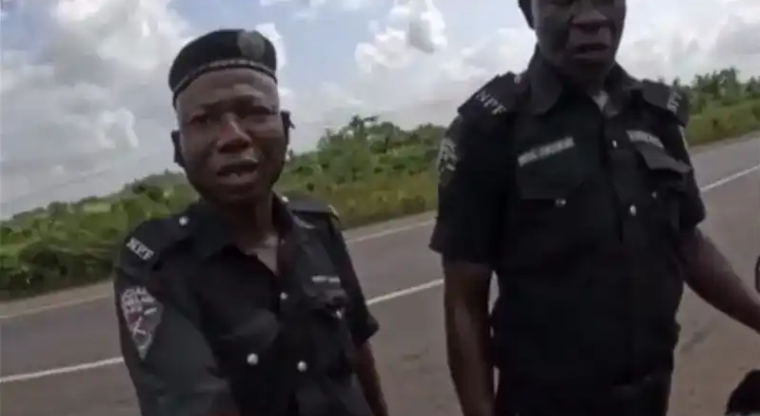 Police Nab Officers Begging Foreign Biker For Money In Oyo 